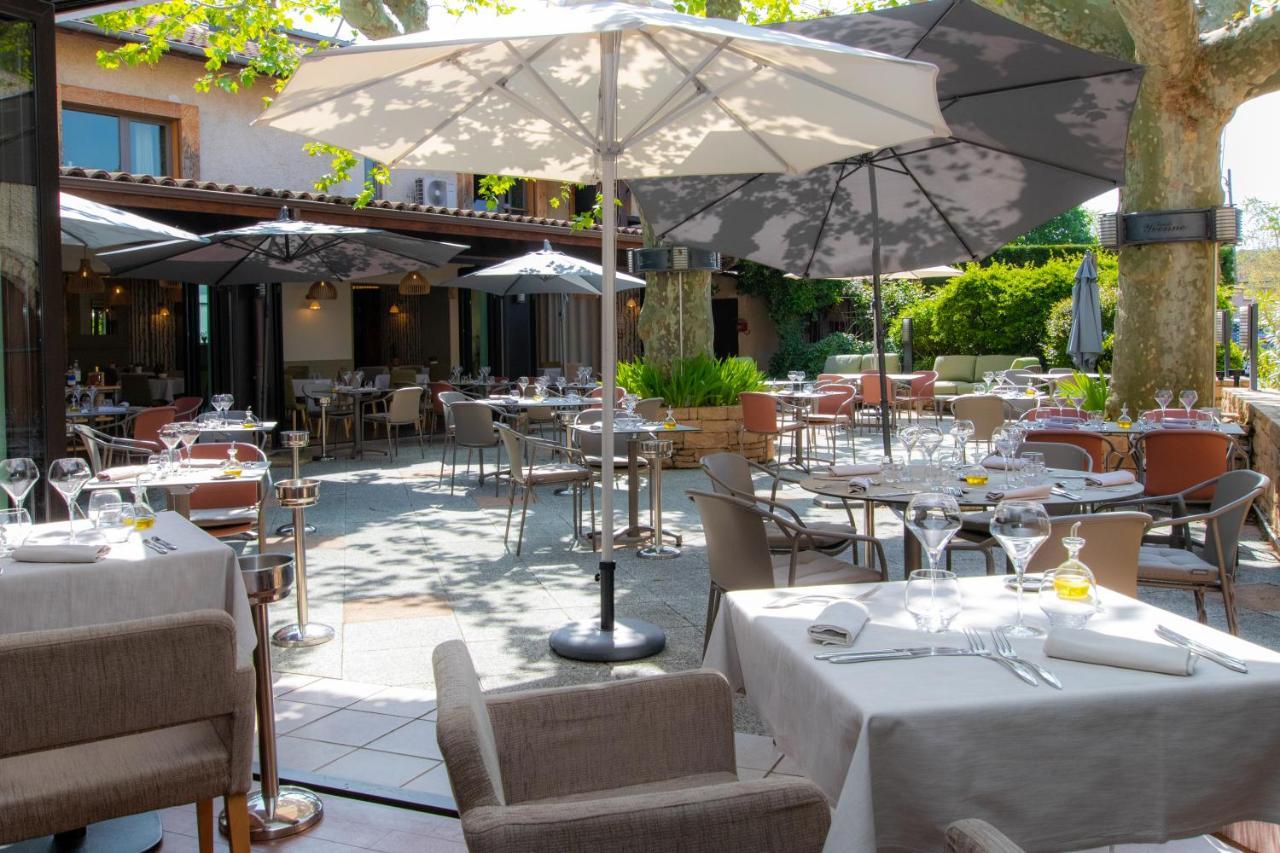Logis Tante Yvonne&son Restaurant Semi-gastronomique - Lyon Nord Hotel Quincieux