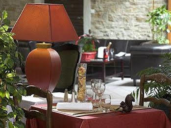 Logis Tante Yvonne&son Restaurant Semi-gastronomique - Lyon Nord Quincieux