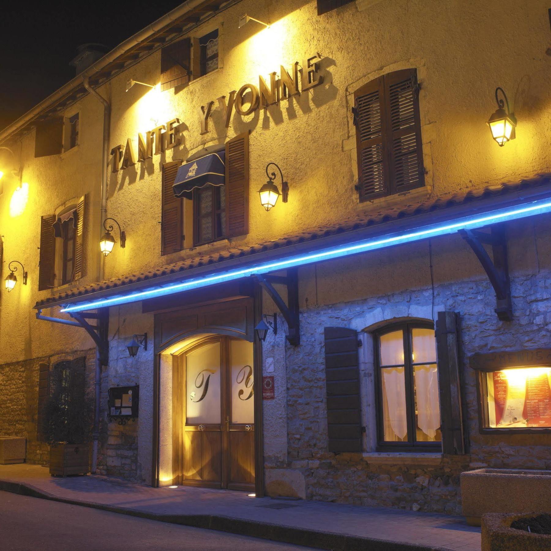 Logis Tante Yvonne&son Restaurant Semi-gastronomique - Lyon Nord 3* Quincieux
