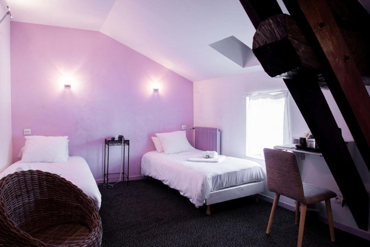 Hotel Logis Tante Yvonne&son Restaurant Semi-gastronomique - Lyon Nord 3*